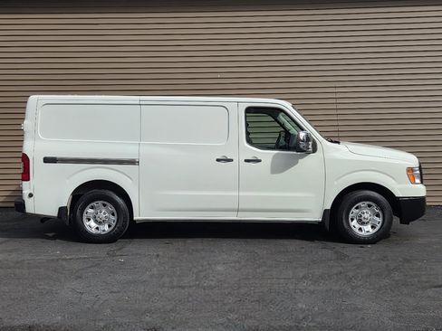 Used 2020 Nissan NV 3500 SV image 6