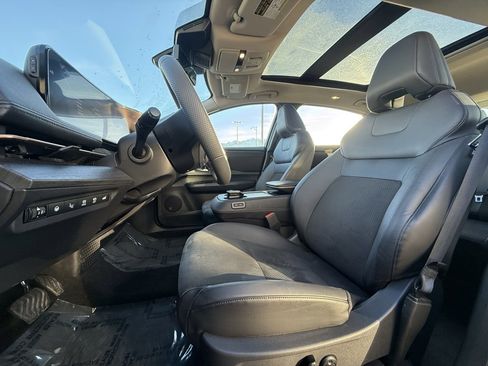 Used 2024 Nissan Ariya EVOLVE+ e-4ORCE image 10