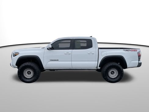 Certified 2023 Toyota Tacoma TRD Off-Road w/ Black Out Package (TMS) image 7