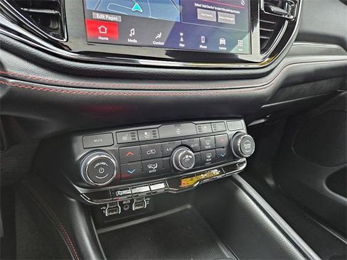 Used 2024 Dodge Durango GT image 24