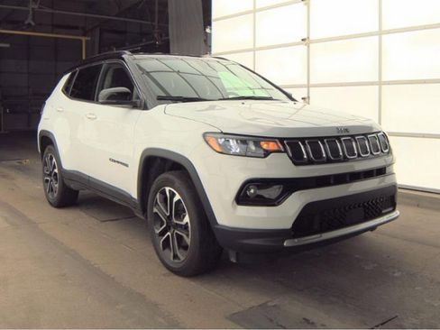 Used 2022 Jeep Compass Limited image 4