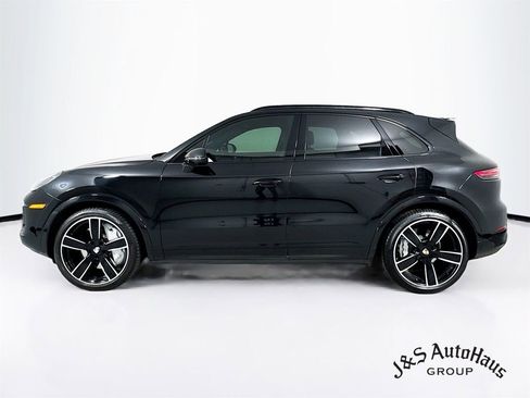 Used 2020 Porsche Cayenne Turbo w/ Assistance Package image 4