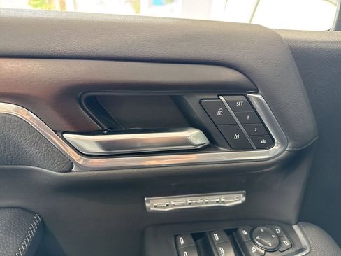 Used 2025 GMC Sierra 1500 Denali AWD/4WD image 37