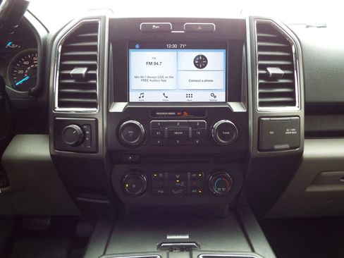 Used 2015 Ford F150 XLT w/ Equipment Group 302A Luxury image 16