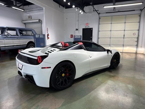 Used 2015 Ferrari 458 Spider RWD image 48