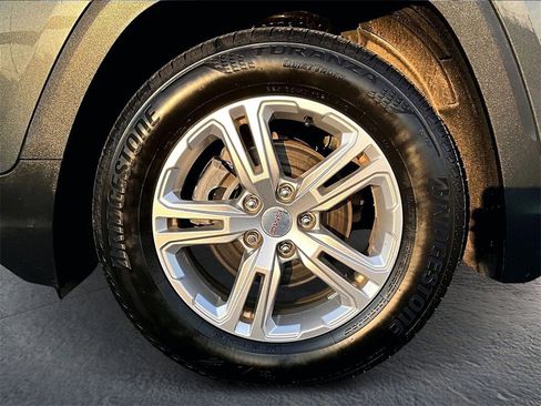 Used 2018 GMC Terrain SLE w/ Driver Convenience Package image 11