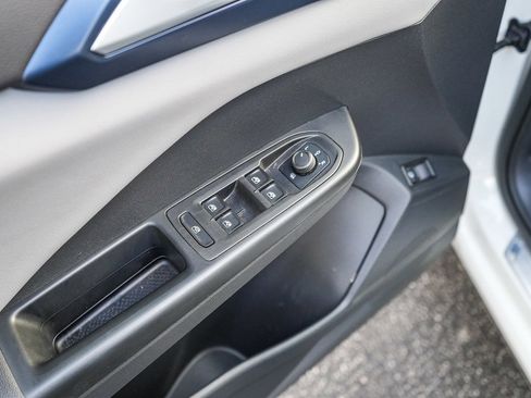 Used 2022 Volkswagen Taos SE FWD image 20