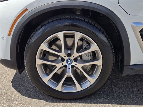 Used 2025 BMW X5 xDrive50e AWD/4WD image 7