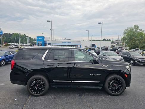 Used 2023 GMC Yukon SLT RWD image 9