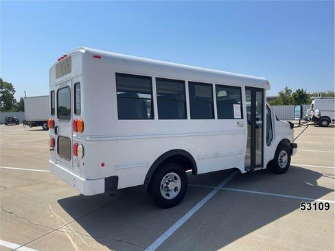 Used 2014 Chevrolet Express 3500 w/ School Bus Package RWD image 2