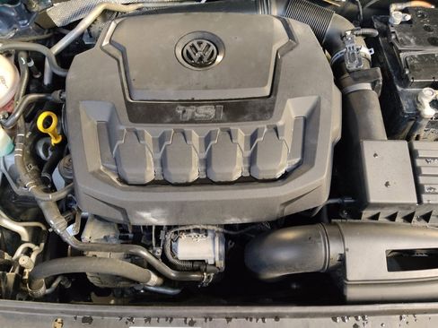 Used 2018 Volkswagen Passat 2.0T SE image 30