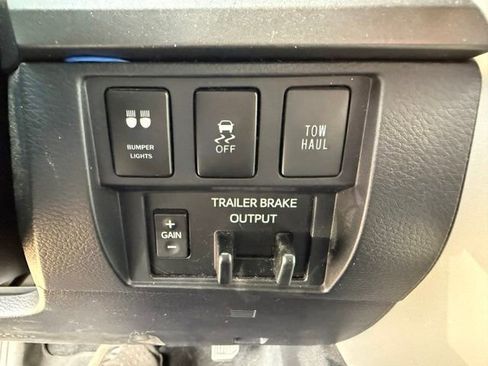 Used 2019 Toyota Tundra SR5 w/ SR5 Upgrade Package AWD/4WD image 14