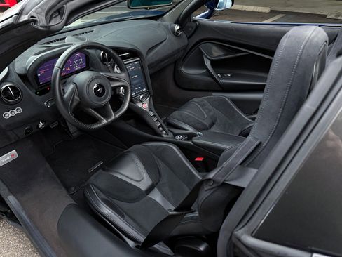 Used 2020 McLaren 720S Performance image 31