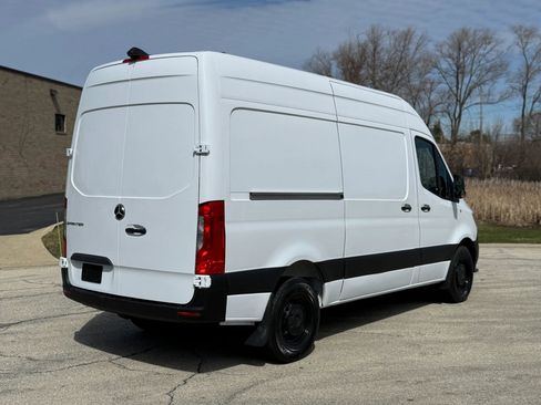 Used 2019 Mercedes-Benz Sprinter 144 image 3