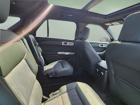 Used 2023 Ford Explorer Timberline w/ Timberline Technology Package AWD/4WD image 14