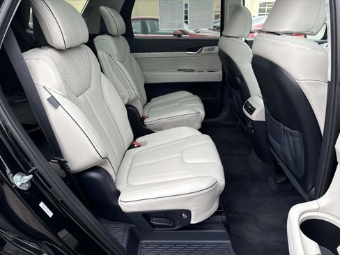 Used 2025 Hyundai Palisade Calligraphy image 21