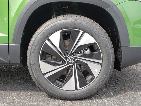 New 2026 Volkswagen Taos SE AWD/4WD image 12