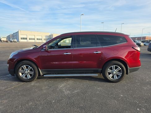 Used 2017 Chevrolet Traverse LT image 6