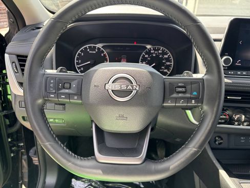 Used 2025 Nissan Rogue SV AWD/4WD image 31