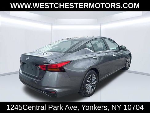 Used 2024 Nissan Altima 2.5 SV FWD image 4