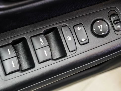 Used 2025 Honda CR-V LX image 38