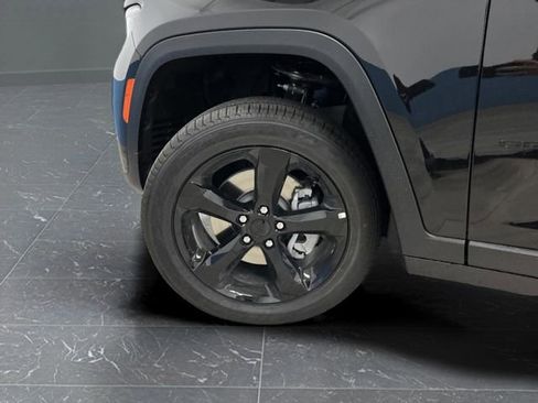 New 2025 Jeep Grand Cherokee L Limited w/ Black Appearance Package image 38