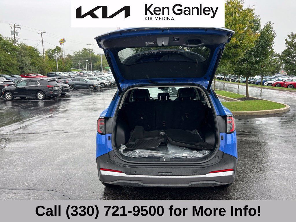 Certified 2026 Kia Sportage EX w/ EX Panorama Roof Package FWD image 49