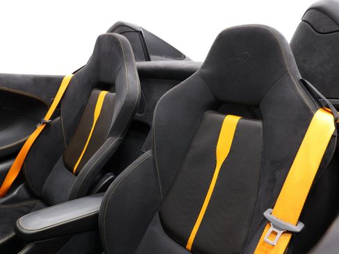 Used 2019 McLaren 570S Spider RWD image 14