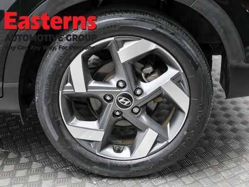 Used 2022 Hyundai Venue SEL image 8