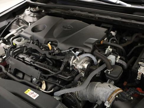 Used 2022 Toyota Camry XLE AWD/4WD image 9