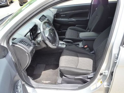 Used 2025 Mitsubishi Outlander Sport ES AWD/4WD image 17