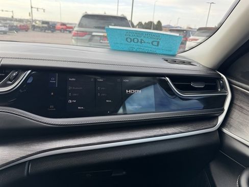 Used 2023 Jeep Grand Cherokee L Limited w/ Black Appearance Package image 13