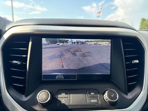 Used 2021 GMC Acadia SLE w/ Driver Convenience Package FWD image 27