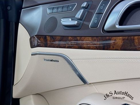 Used 2018 Mercedes-Benz SL 550 image 32