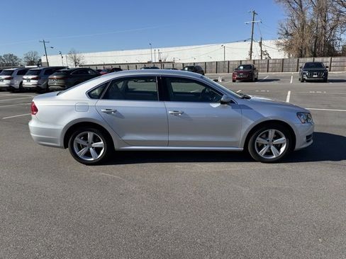 Used 2012 Volkswagen Passat 2.5 SE image 9