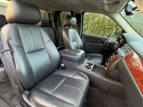 Used 2010 Chevrolet Silverado 1500 LTZ w/ Z71 Appearance Package image 27