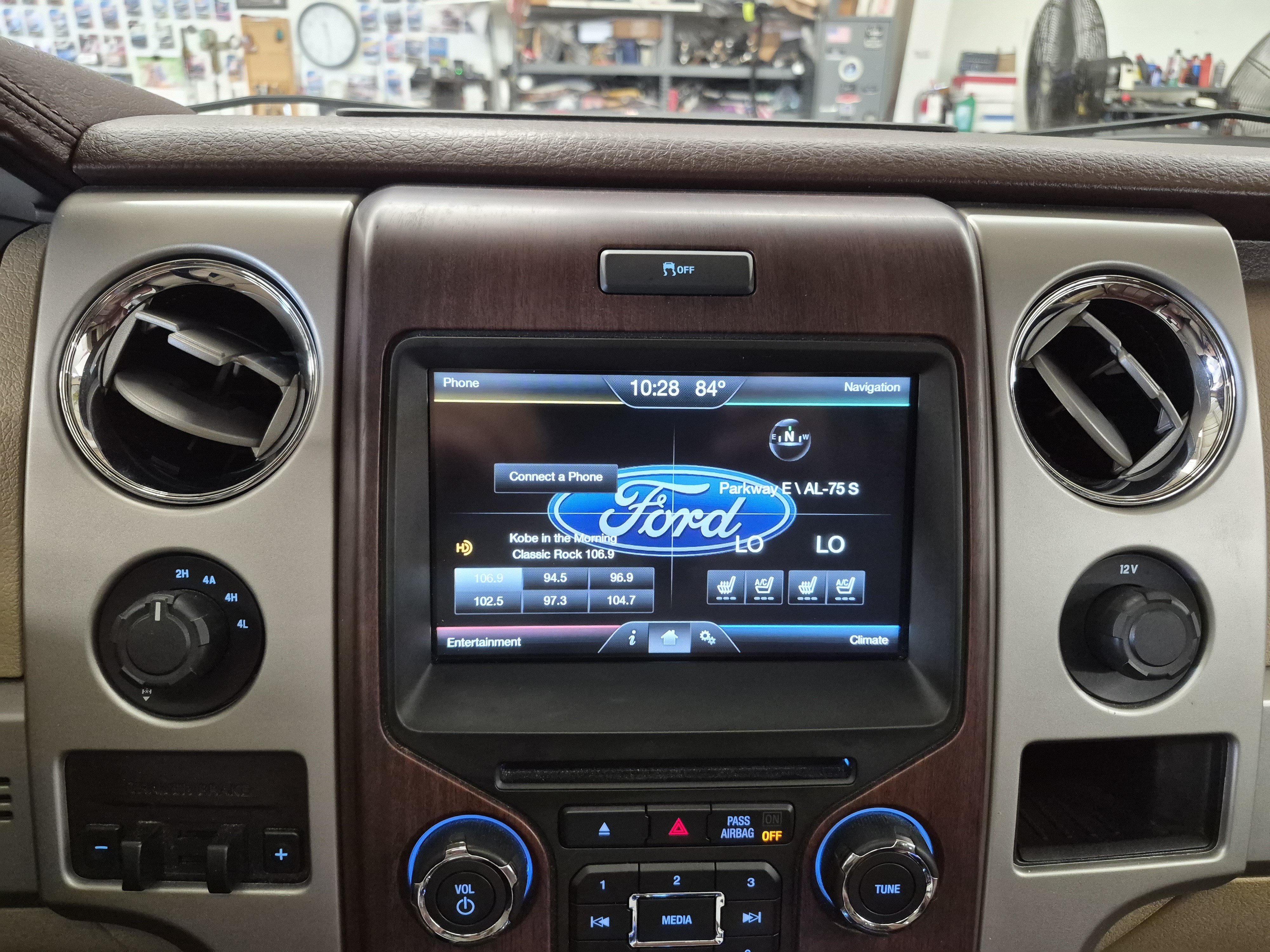 Used 2014 Ford F150 King Ranch w/ King Ranch Luxury Package AWD/4WD image 32