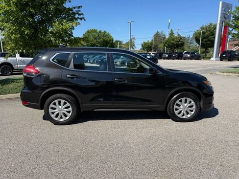 Used 2017 Nissan Rogue S AWD/4WD image 4