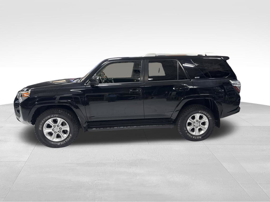Used 2016 Toyota 4Runner SR5 AWD/4WD image 3