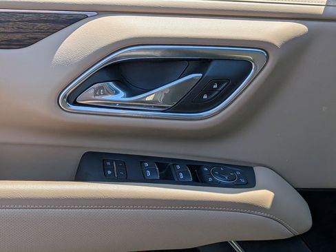 Used 2024 Chevrolet Suburban Premier w/ Premium Package AWD/4WD image 11