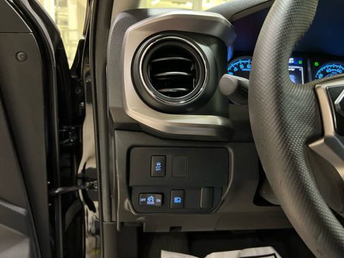 Used 2022 Toyota Tacoma SR5 w/ Technology Package AWD/4WD image 26