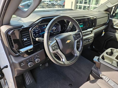 Used 2024 Chevrolet Silverado 3500 LT w/ Convenience Package AWD/4WD image 17