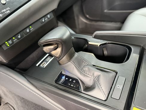Used 2025 Lexus ES 350 w/ Premium Package FWD image 27
