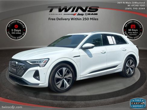 Used 2024 Audi Q8 e-tron Premium Plus w/ Premium Plus Package image 9