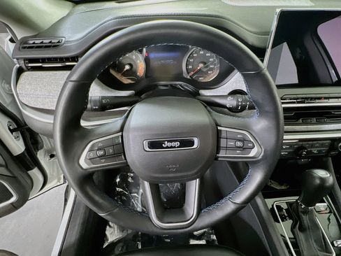 Used 2022 Jeep Compass Latitude w/ Convenience Group AWD/4WD image 11