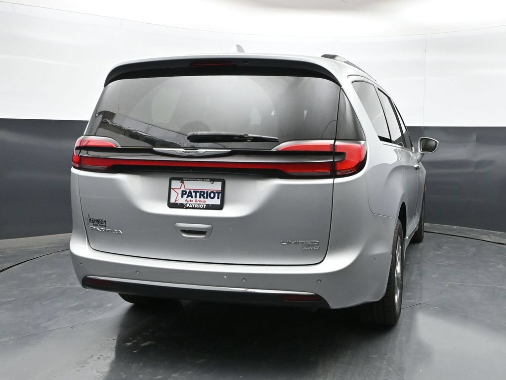 Used 2022 Chrysler Pacifica Limited AWD/4WD image 30