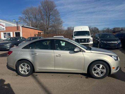 Used 2014 Chevrolet Cruze LT image 4