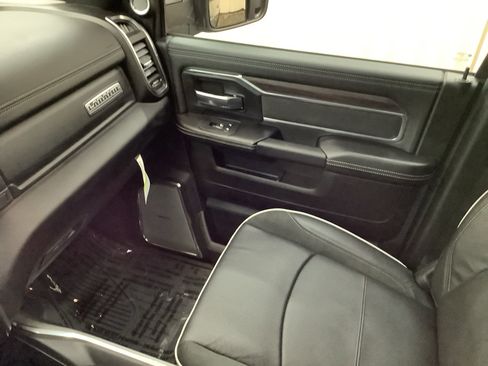New 2026 RAM 2500 Laramie AWD/4WD image 22