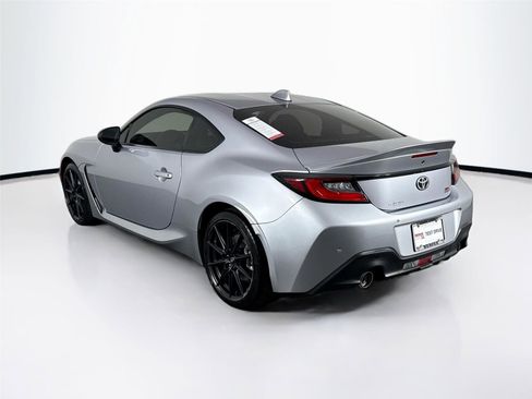Certified 2022 Toyota GR86 Premium image 2