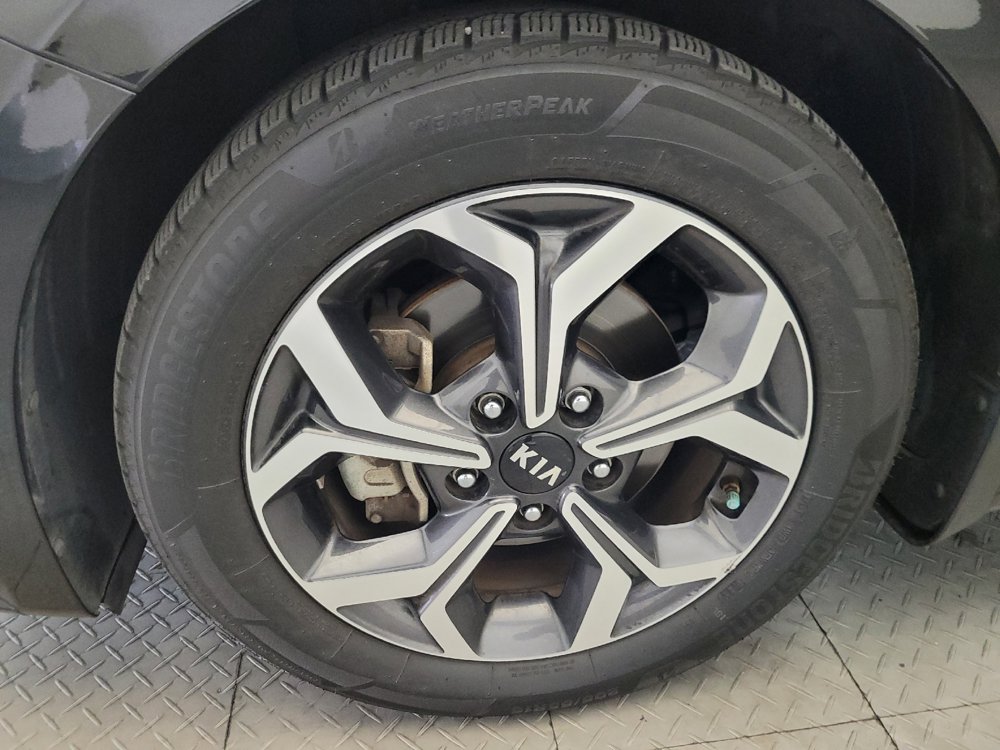 Used 2020 Kia Forte LXS FWD image 31
